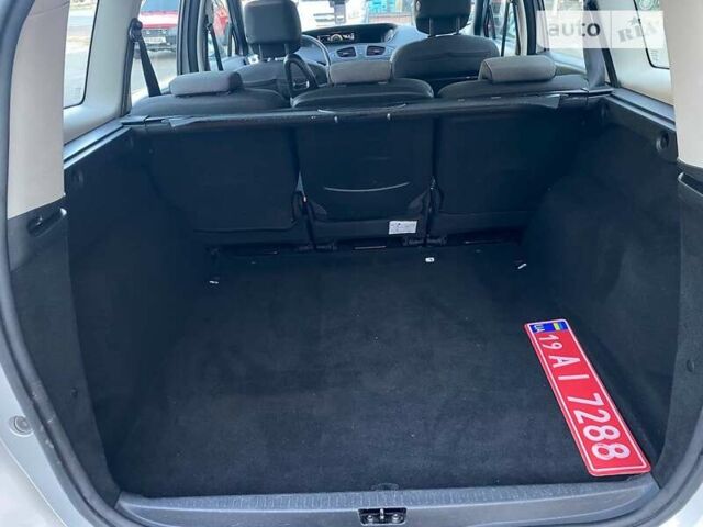 Серый Рено Гранд Сценик, объемом двигателя 1.5 л и пробегом 167 тыс. км за 10400 $, фото 10 на Automoto.ua