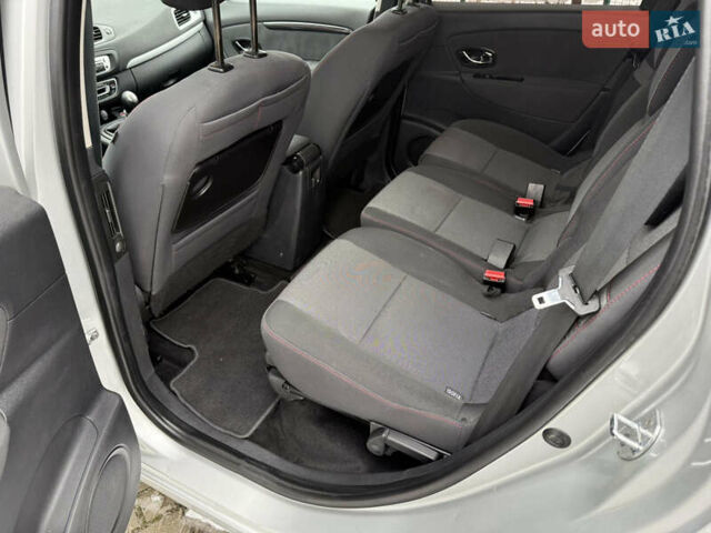 Серый Рено Гранд Сценик, объемом двигателя 1.6 л и пробегом 219 тыс. км за 10600 $, фото 33 на Automoto.ua