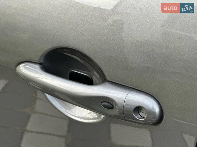 Серый Рено Гранд Сценик, объемом двигателя 1.6 л и пробегом 224 тыс. км за 10550 $, фото 53 на Automoto.ua