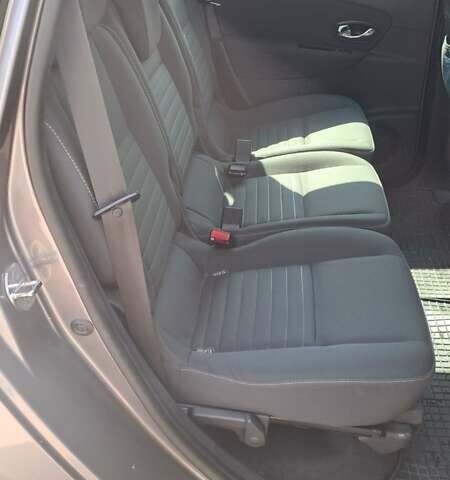 Серый Рено Гранд Сценик, объемом двигателя 1.5 л и пробегом 233 тыс. км за 9700 $, фото 2 на Automoto.ua