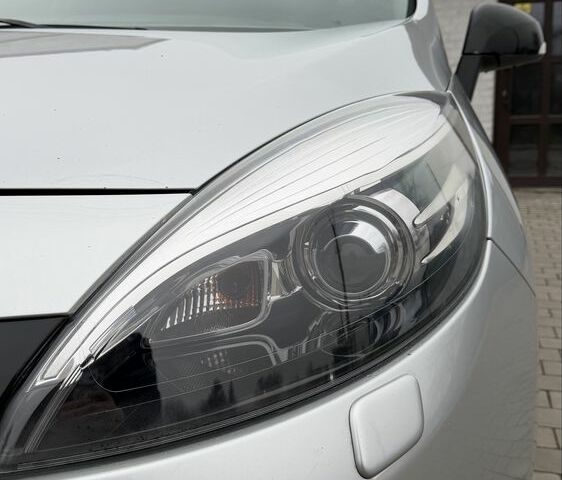 Серый Рено Гранд Сценик, объемом двигателя 1.6 л и пробегом 300 тыс. км за 10500 $, фото 2 на Automoto.ua