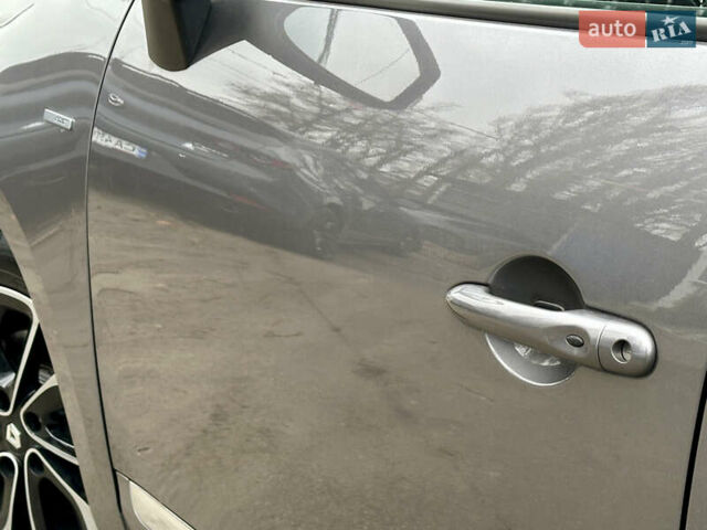 Серый Рено Гранд Сценик, объемом двигателя 0 л и пробегом 213 тыс. км за 10400 $, фото 8 на Automoto.ua