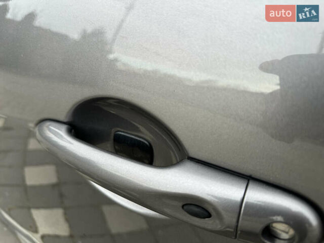 Серый Рено Гранд Сценик, объемом двигателя 1.6 л и пробегом 227 тыс. км за 10499 $, фото 24 на Automoto.ua
