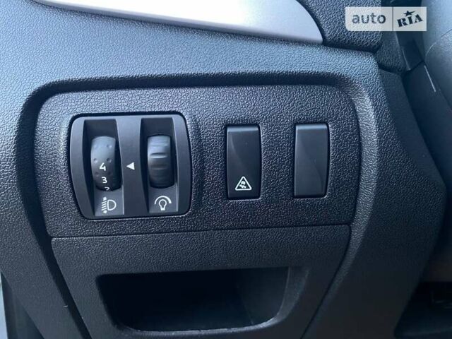 Серый Рено Гранд Сценик, объемом двигателя 1.5 л и пробегом 167 тыс. км за 10400 $, фото 29 на Automoto.ua