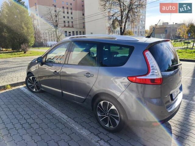Сірий Рено Гранд Сценік, об'ємом двигуна 2 л та пробігом 246 тис. км за 9900 $, фото 2 на Automoto.ua