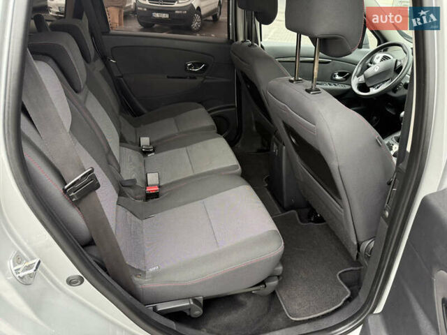 Серый Рено Гранд Сценик, объемом двигателя 1.6 л и пробегом 219 тыс. км за 10600 $, фото 41 на Automoto.ua