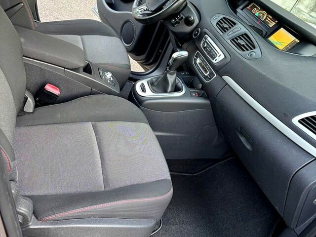 Серый Рено Гранд Сценик, объемом двигателя 1.5 л и пробегом 230 тыс. км за 9800 $, фото 7 на Automoto.ua