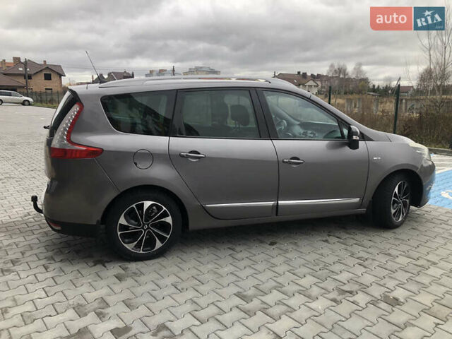 Серый Рено Гранд Сценик, объемом двигателя 1.6 л и пробегом 240 тыс. км за 9999 $, фото 10 на Automoto.ua