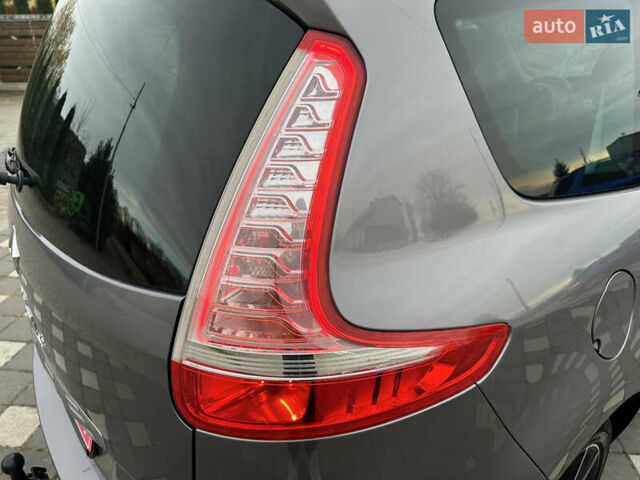Серый Рено Гранд Сценик, объемом двигателя 1.6 л и пробегом 227 тыс. км за 10499 $, фото 43 на Automoto.ua