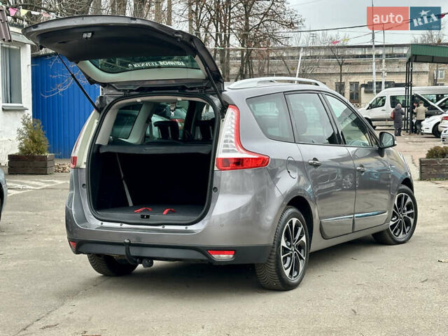 Серый Рено Гранд Сценик, объемом двигателя 0 л и пробегом 213 тыс. км за 10400 $, фото 21 на Automoto.ua