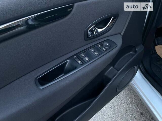 Серый Рено Гранд Сценик, объемом двигателя 1.5 л и пробегом 167 тыс. км за 10400 $, фото 25 на Automoto.ua