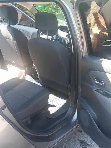 Серый Рено Гранд Сценик, объемом двигателя 1.46 л и пробегом 201 тыс. км за 9900 $, фото 10 на Automoto.ua