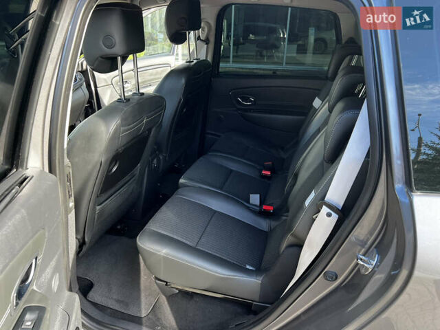 Серый Рено Гранд Сценик, объемом двигателя 1.5 л и пробегом 235 тыс. км за 10500 $, фото 13 на Automoto.ua