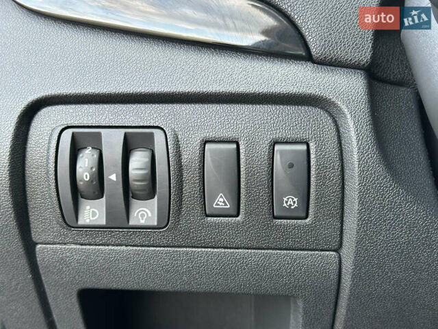 Серый Рено Гранд Сценик, объемом двигателя 1.6 л и пробегом 224 тыс. км за 10550 $, фото 69 на Automoto.ua