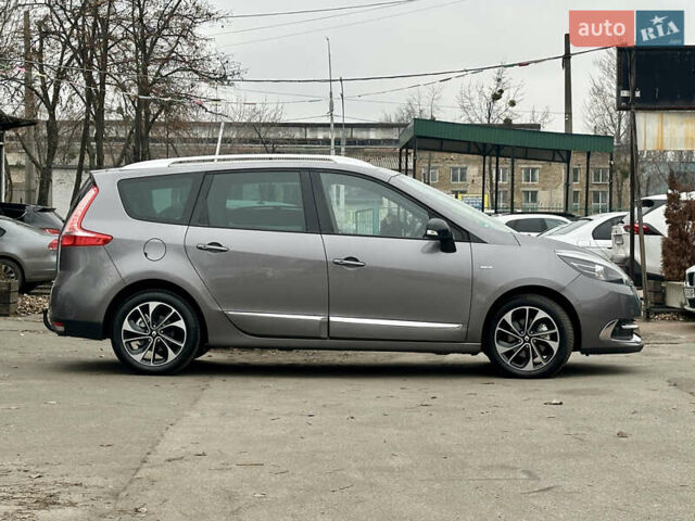 Серый Рено Гранд Сценик, объемом двигателя 0 л и пробегом 213 тыс. км за 10400 $, фото 5 на Automoto.ua