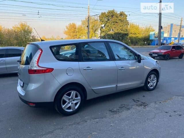 Серый Рено Гранд Сценик, объемом двигателя 1.5 л и пробегом 167 тыс. км за 10400 $, фото 6 на Automoto.ua