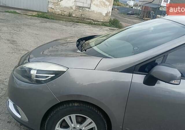 Сірий Рено Гранд Сценік, об'ємом двигуна 1.5 л та пробігом 288 тис. км за 11000 $, фото 2 на Automoto.ua