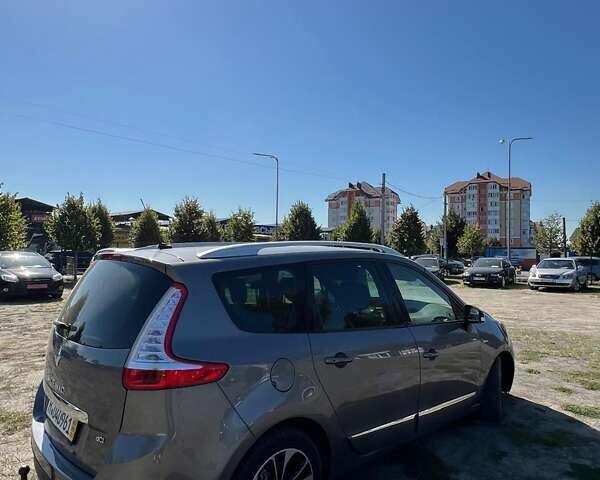 Серый Рено Гранд Сценик, объемом двигателя 1.6 л и пробегом 213 тыс. км за 10800 $, фото 2 на Automoto.ua