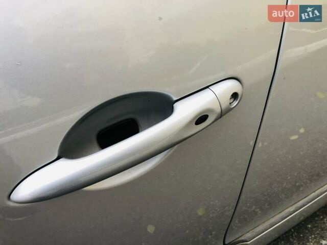 Серый Рено Гранд Сценик, объемом двигателя 1.6 л и пробегом 209 тыс. км за 9900 $, фото 23 на Automoto.ua