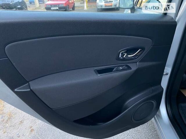 Серый Рено Гранд Сценик, объемом двигателя 1.5 л и пробегом 167 тыс. км за 10400 $, фото 21 на Automoto.ua