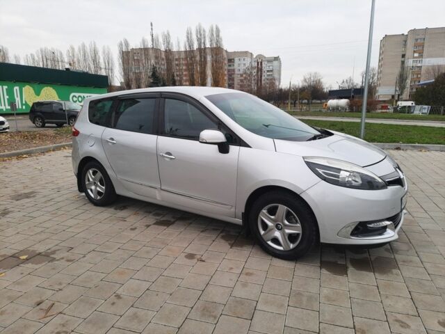 Серый Рено Гранд Сценик, объемом двигателя 1.6 л и пробегом 200 тыс. км за 8950 $, фото 3 на Automoto.ua