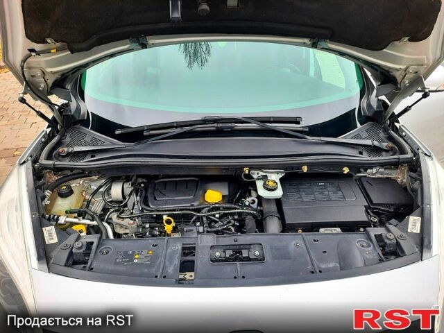 Серый Рено Гранд Сценик, объемом двигателя 1.6 л и пробегом 200 тыс. км за 8950 $, фото 8 на Automoto.ua