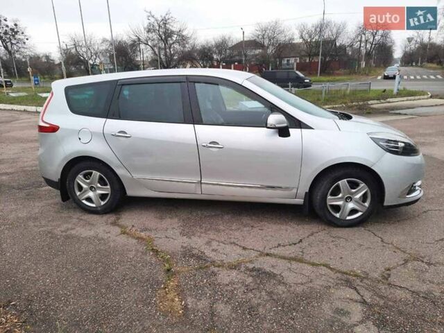 Сірий Рено Гранд Сценік, об'ємом двигуна 1.6 л та пробігом 201 тис. км за 8750 $, фото 4 на Automoto.ua