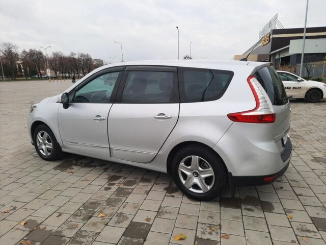 Серый Рено Гранд Сценик, объемом двигателя 1.6 л и пробегом 200 тыс. км за 8950 $, фото 1 на Automoto.ua