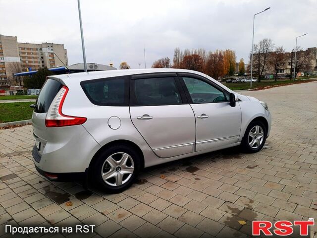 Серый Рено Гранд Сценик, объемом двигателя 1.6 л и пробегом 200 тыс. км за 8950 $, фото 7 на Automoto.ua