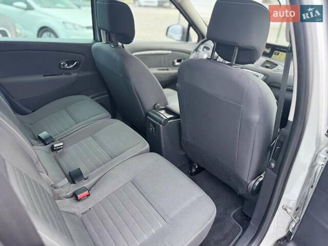 Сірий Рено Гранд Сценік, об'ємом двигуна 1.5 л та пробігом 268 тис. км за 10750 $, фото 24 на Automoto.ua