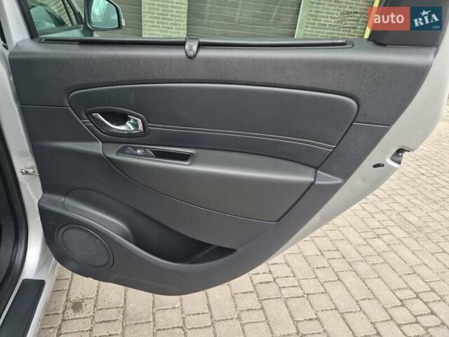 Сірий Рено Гранд Сценік, об'ємом двигуна 1.6 л та пробігом 274 тис. км за 9500 $, фото 19 на Automoto.ua
