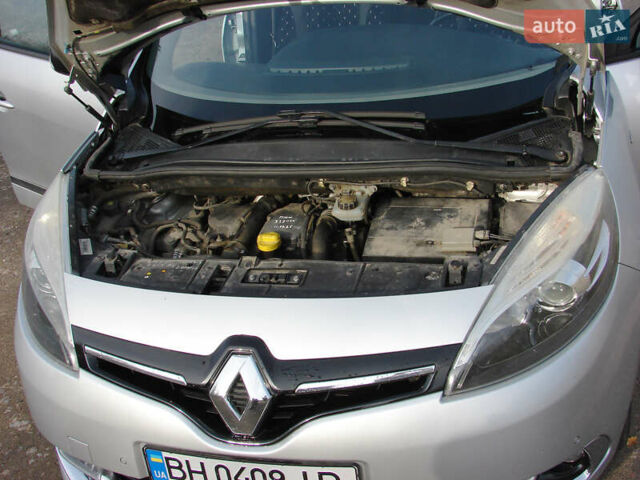 Серый Рено Гранд Сценик, объемом двигателя 1.5 л и пробегом 241 тыс. км за 10000 $, фото 22 на Automoto.ua