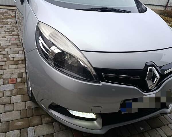 Сірий Рено Гранд Сценік, об'ємом двигуна 1.5 л та пробігом 234 тис. км за 10900 $, фото 10 на Automoto.ua