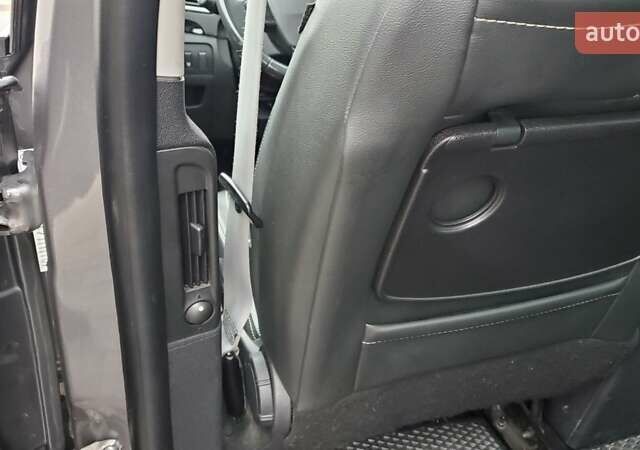 Серый Рено Гранд Сценик, объемом двигателя 1.46 л и пробегом 269 тыс. км за 10750 $, фото 42 на Automoto.ua