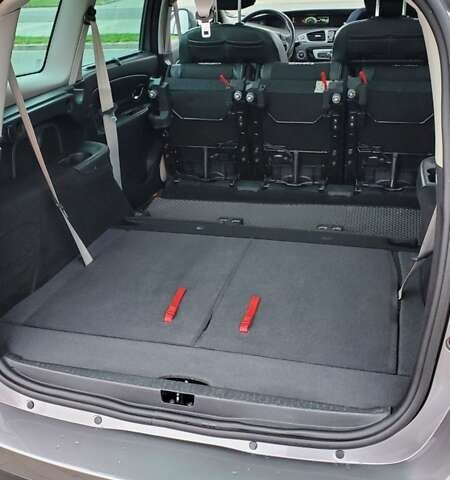 Серый Рено Гранд Сценик, объемом двигателя 1.46 л и пробегом 269 тыс. км за 10750 $, фото 37 на Automoto.ua