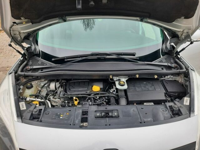 Серый Рено Гранд Сценик, объемом двигателя 1.6 л и пробегом 200 тыс. км за 8950 $, фото 7 на Automoto.ua