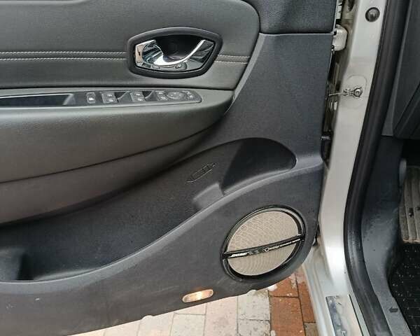 Серый Рено Гранд Сценик, объемом двигателя 1.46 л и пробегом 155 тыс. км за 10200 $, фото 10 на Automoto.ua