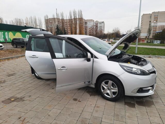 Серый Рено Гранд Сценик, объемом двигателя 1.6 л и пробегом 200 тыс. км за 8950 $, фото 14 на Automoto.ua