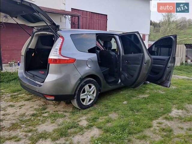 Сірий Рено Гранд Сценік, об'ємом двигуна 1.6 л та пробігом 206 тис. км за 11500 $, фото 8 на Automoto.ua