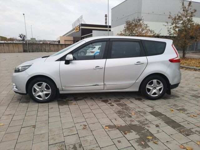 Серый Рено Гранд Сценик, объемом двигателя 1.6 л и пробегом 200 тыс. км за 8950 $, фото 8 на Automoto.ua