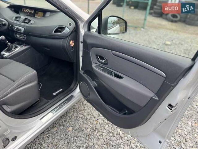Сірий Рено Гранд Сценік, об'ємом двигуна 1.5 л та пробігом 268 тис. км за 10750 $, фото 21 на Automoto.ua