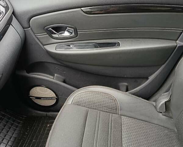 Серый Рено Гранд Сценик, объемом двигателя 1.46 л и пробегом 155 тыс. км за 10200 $, фото 9 на Automoto.ua