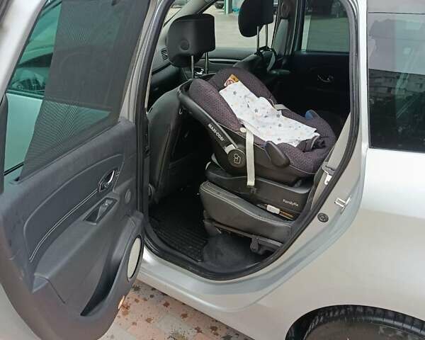 Серый Рено Гранд Сценик, объемом двигателя 1.46 л и пробегом 155 тыс. км за 10200 $, фото 1 на Automoto.ua