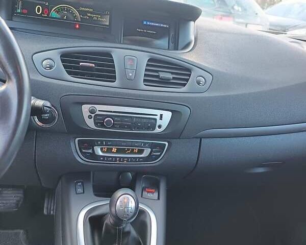 Серый Рено Гранд Сценик, объемом двигателя 1.5 л и пробегом 207 тыс. км за 10500 $, фото 14 на Automoto.ua