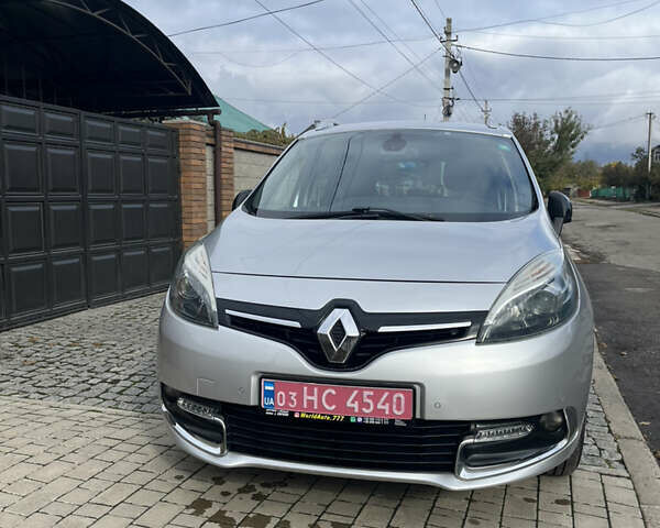 Рено Гранд Сценик 2015 в Вольногорске на Automoto.ua Серый Рено Гранд Сценик, объемом двигателя 1.5 л и пробегом 307 тыс. км за 11499 $, фото 4 на Automoto.ua