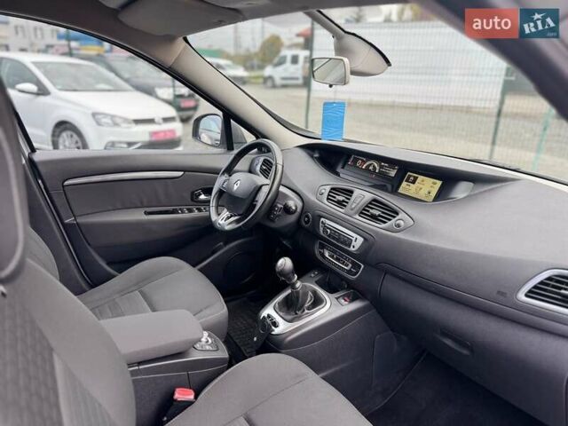 Сірий Рено Гранд Сценік, об'ємом двигуна 1.5 л та пробігом 268 тис. км за 10750 $, фото 20 на Automoto.ua