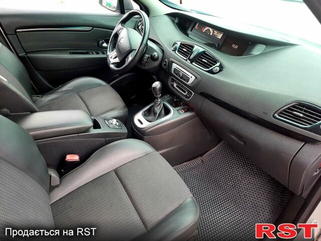 Серый Рено Гранд Сценик, объемом двигателя 1.6 л и пробегом 200 тыс. км за 8950 $, фото 4 на Automoto.ua