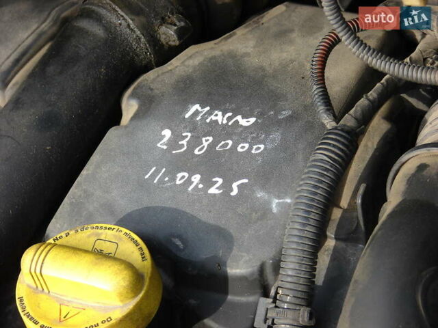 Серый Рено Гранд Сценик, объемом двигателя 1.5 л и пробегом 241 тыс. км за 10000 $, фото 24 на Automoto.ua