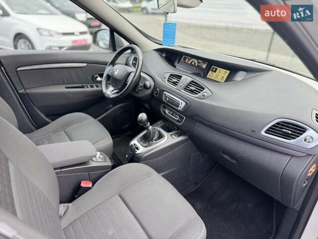 Сірий Рено Гранд Сценік, об'ємом двигуна 1.5 л та пробігом 268 тис. км за 10750 $, фото 19 на Automoto.ua