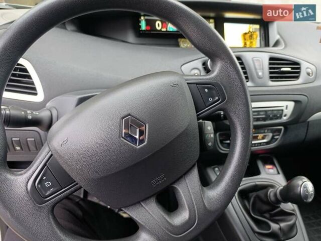 Сірий Рено Гранд Сценік, об'ємом двигуна 1.5 л та пробігом 234 тис. км за 10900 $, фото 8 на Automoto.ua